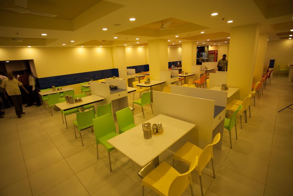 Ganpat Grand Hotel Пални Екстериор снимка