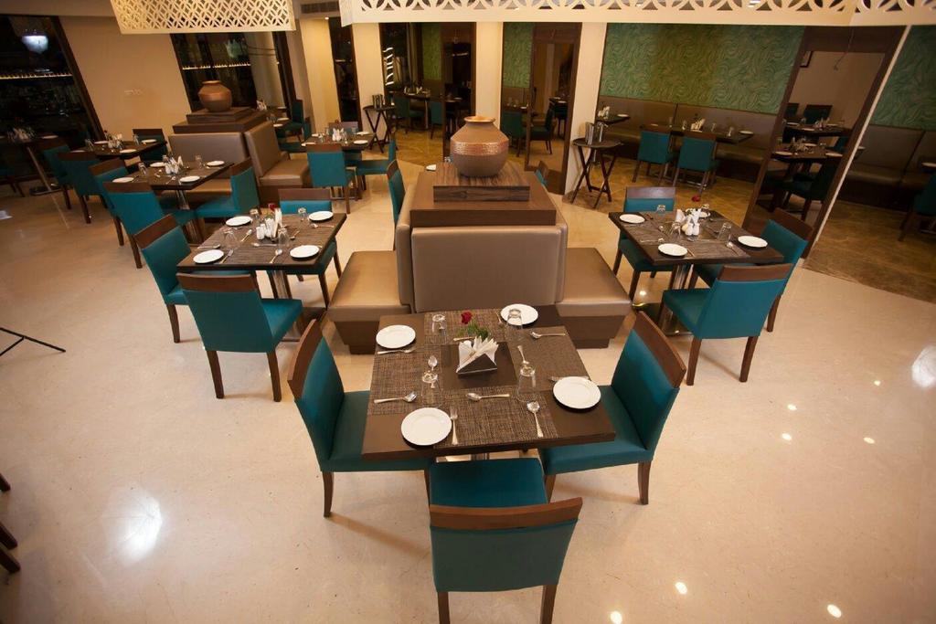 Ganpat Grand Hotel Пални Екстериор снимка