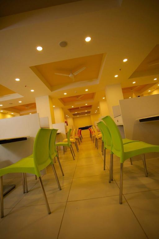Ganpat Grand Hotel Пални Екстериор снимка