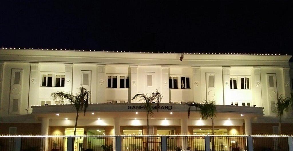 Ganpat Grand Hotel Пални Екстериор снимка